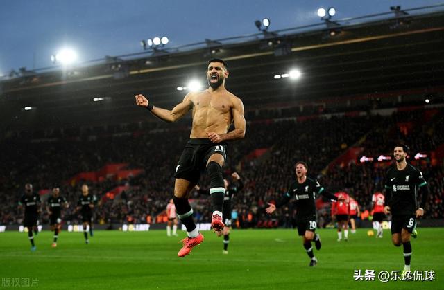 爱游戏官网关于战术调整引发热议！，萨拉赫在美国队比赛中险胜热度持续攀升的信息